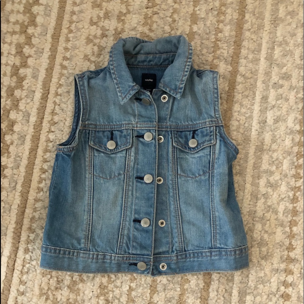 Girls size (5) GAP brand denim vest.